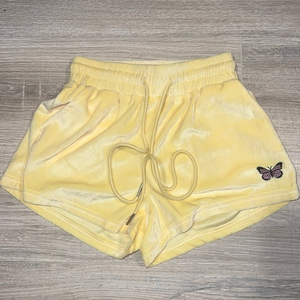 Yellow velvet butterfly shorts shein‎